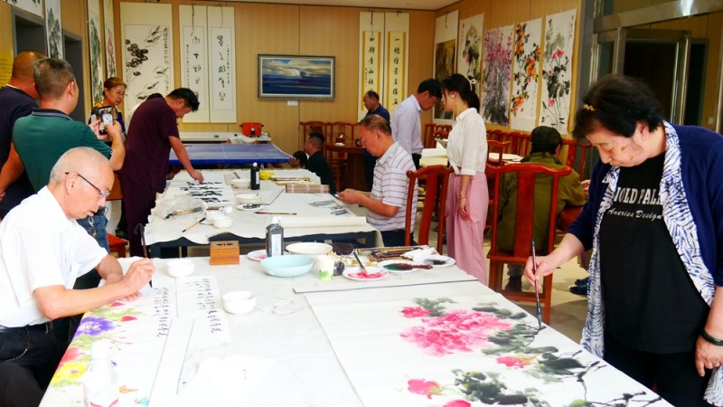 中華靳氏部分書畫名家南太行寫生創作暨第四屆藝術研討會在王莽嶺三寶山莊舉行